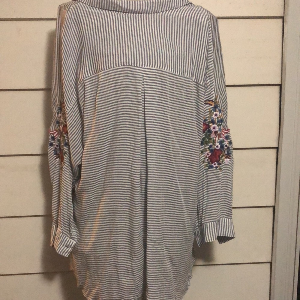 Nice Striped Plus Size Top - Picture 7 of 8